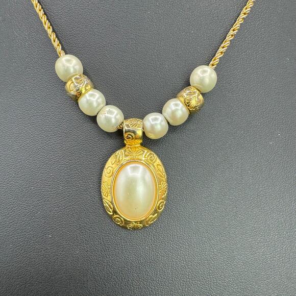 Vintage Liz Claiborne Beaded Pearl Pendant Gold Tone Solid Cable Chain Necklace - Picture 2 of 8